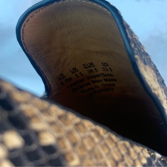 SARTO Leather Flats size 6.5M - Picture 9 of 11